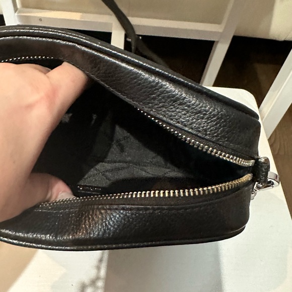 Michael Kors Ginny Leather Crossbody Bag ❤️💋 - Picture 6 of 6